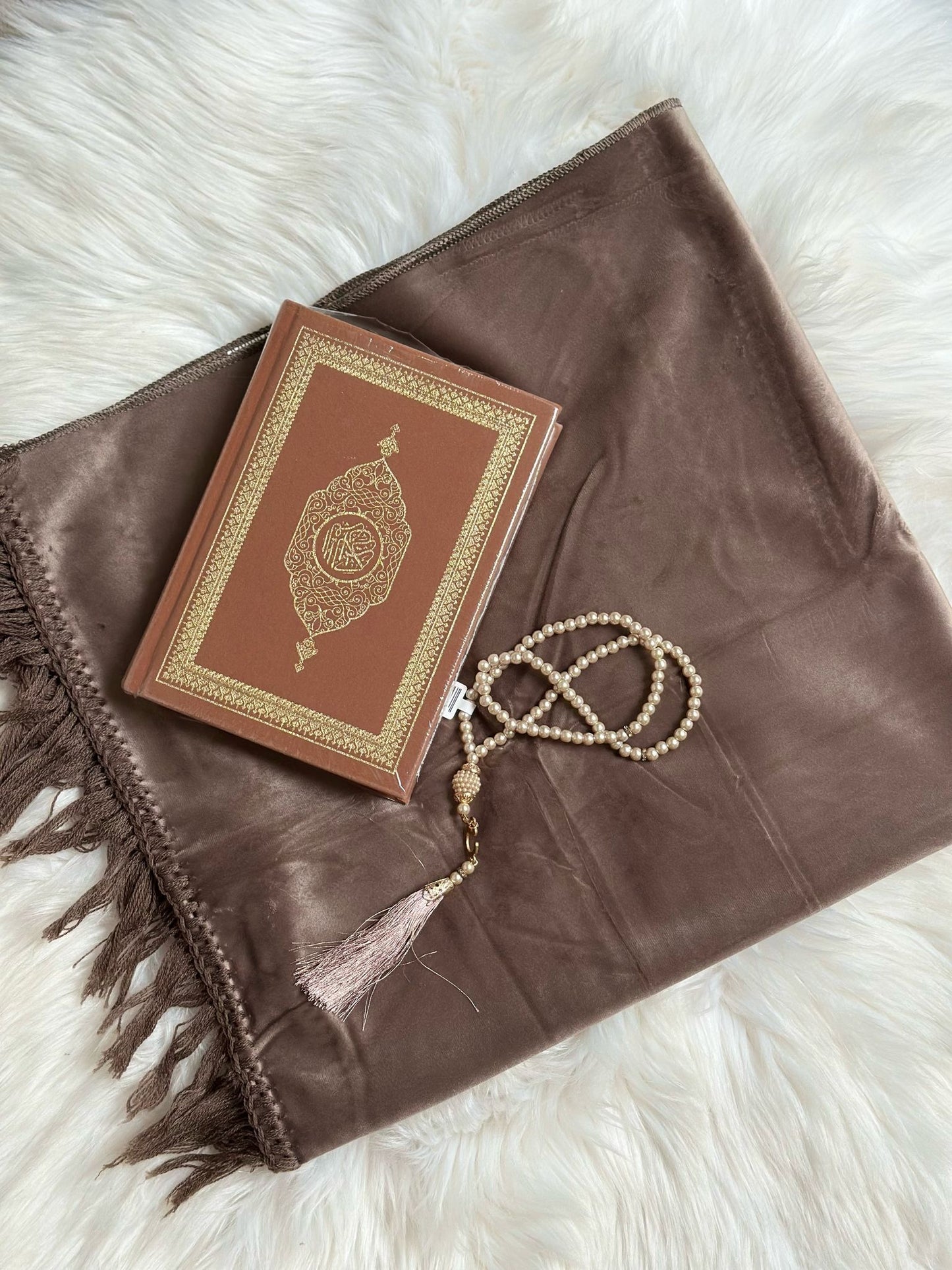 Gebedskleed set met naam | Taupe | Geborduurd