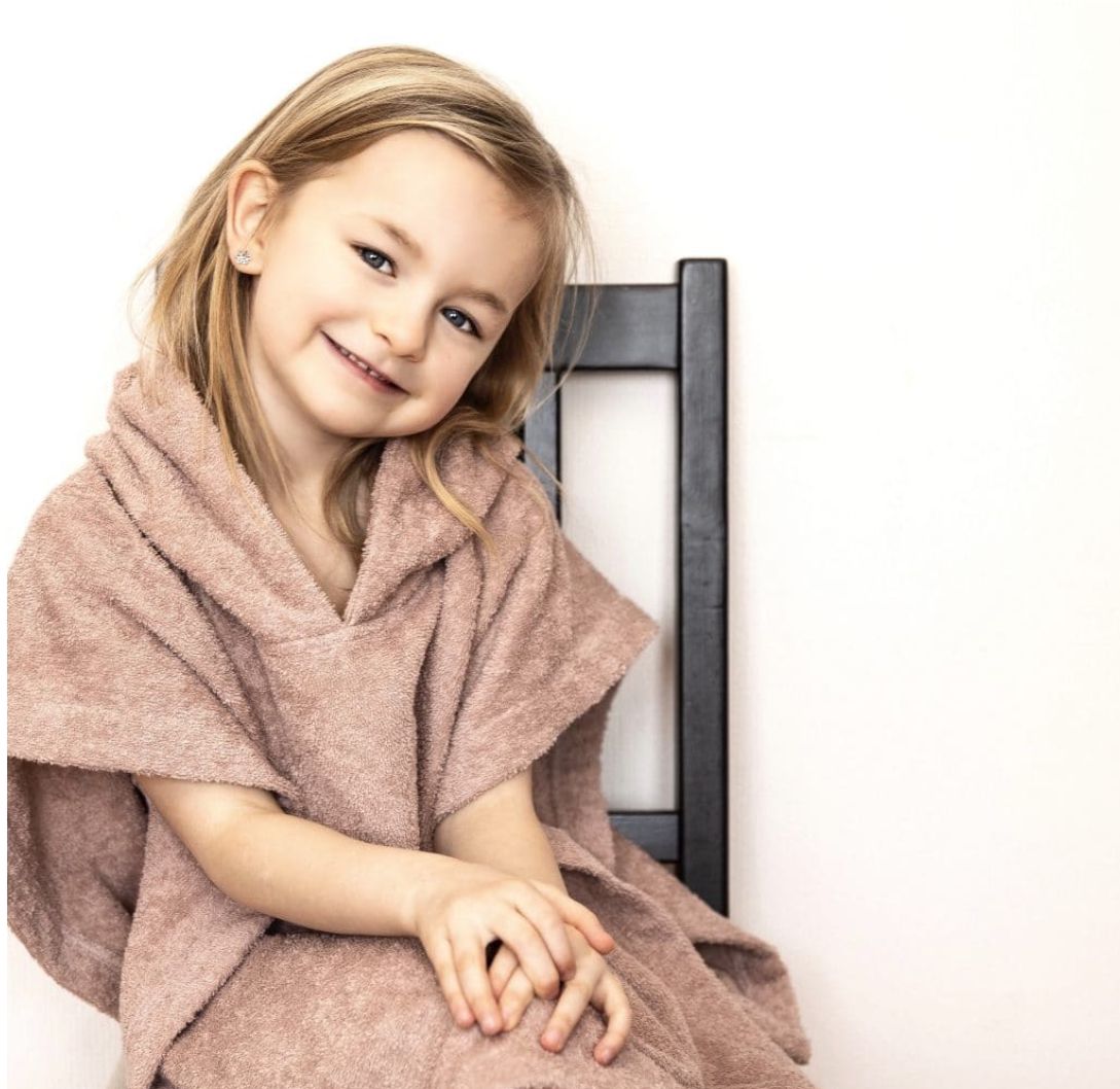 Badponcho met naam – Gepersonaliseerd en zacht - Stonegreen - Maatje voor Maatje