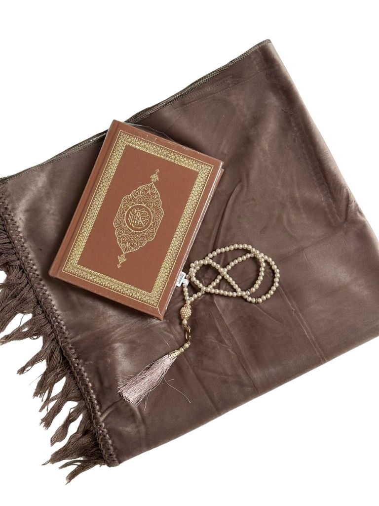 Gebedskleed set met naam - Taupe - Geborduurd