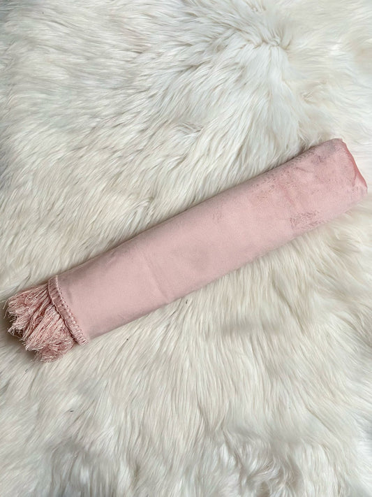 Gebedskleed met naam velvet | Roze | Geborduurd