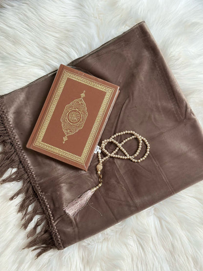 Gebedskleed set met naam | Taupe | Geborduurd