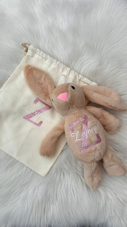 Knuffelkonijn met naam - knuffelmaatje incl. opbergtas