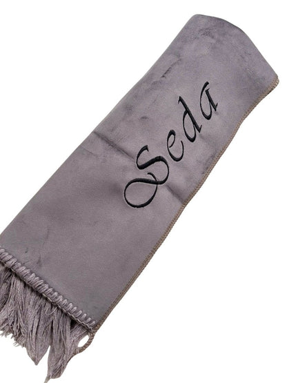 Gebedskleed met naam velvet - Grijs - Geborduurd - Maatje voor Maatje