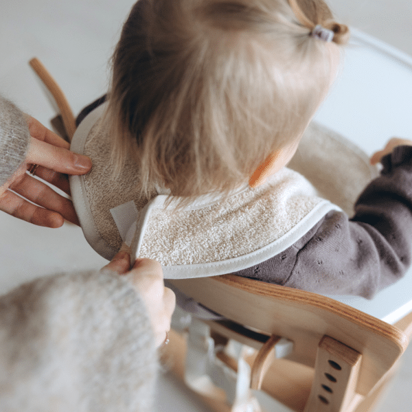 Slabbetje met naam - Pinkstone - Geborduurd - Maatje voor Maatje